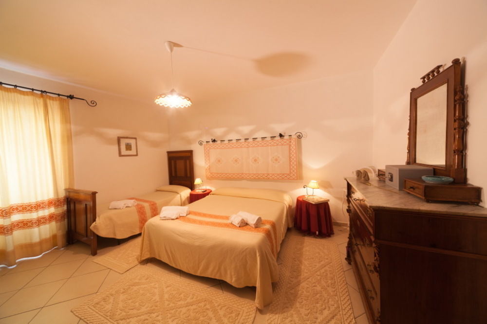 Su Cantaru Guesthouse Villanova Monteleone Exterior photo